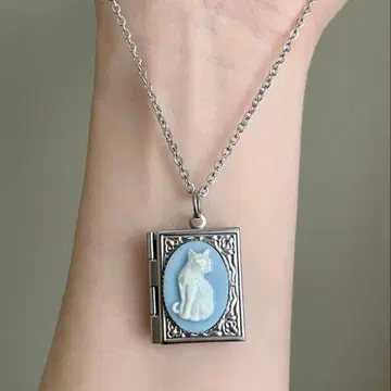 고양이 조각 로켓 펜던트