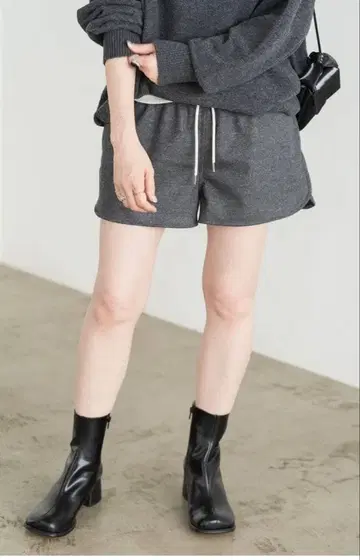 [ 새상품 미사용 ] spick and span 울 숏팬츠 그레이