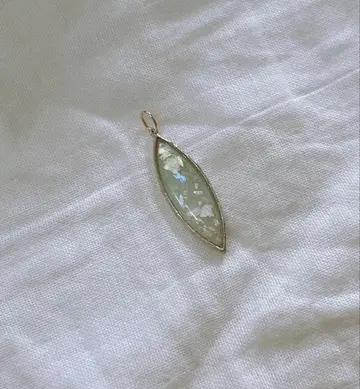 agete 로만 유리 목걸이 참