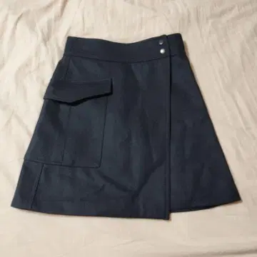 새상품급 MACPHEE tomorrowland 랩스커트 네이비 울