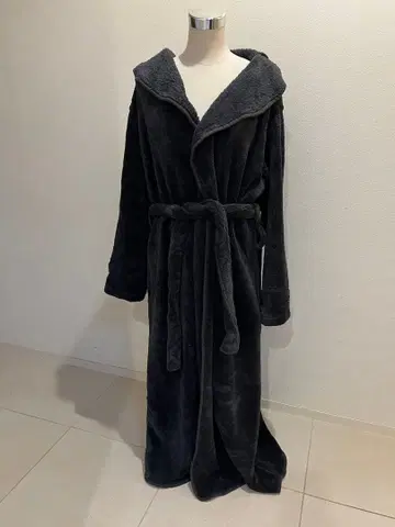 보들보들 플리스 후드 부착 롱 가운 다크 그레이