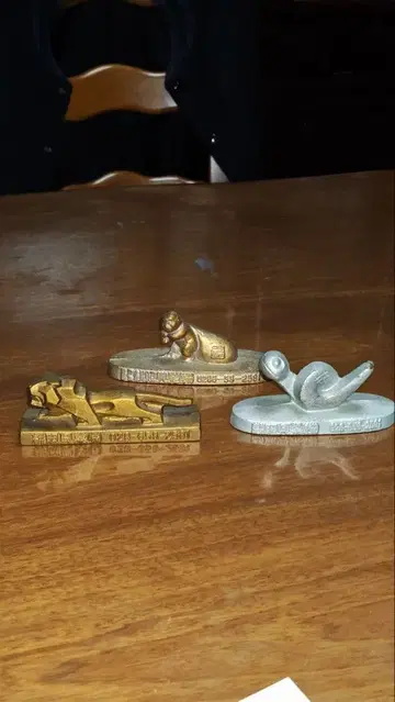 금속제 피규어 세트 (사자, 원숭이, 뱀 문진)