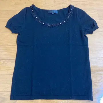 UNTITLED 비즈 장식 블랙 반팔 상의 사이즈 2