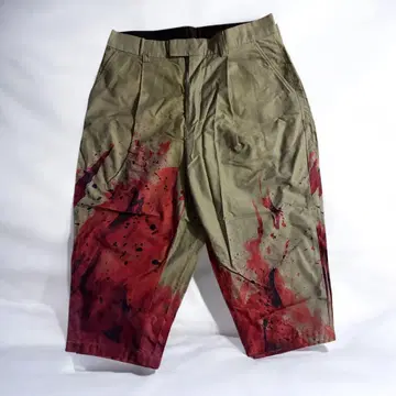 베이지 빨간색 바지