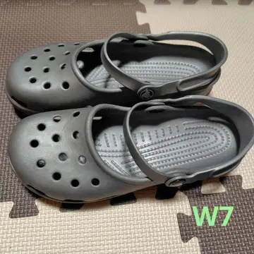 Crocs 멜리 제인 W7 실버