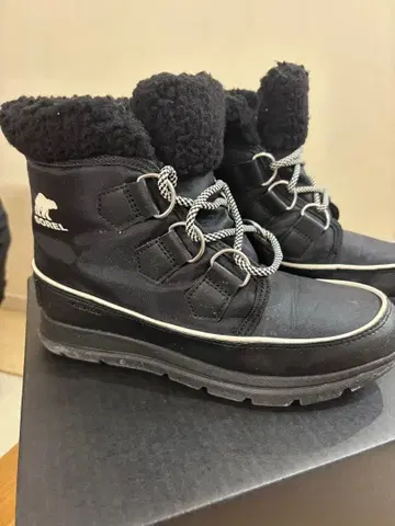 SOREL 블랙 퍼 부츠 24.5