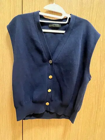 NOBLE 네이비 니트 베스트 V넥