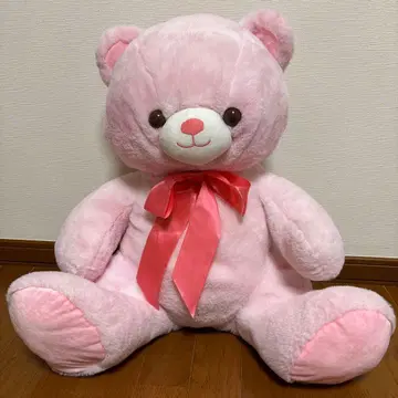 커다란 핑크색 곰 봉제 인형