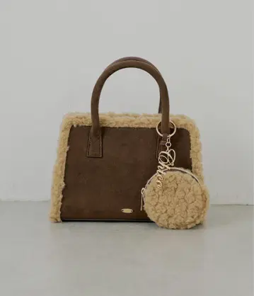 택 포함 미사용 새상품 chico 로고 참 포함 스웨이드 무스탕 백