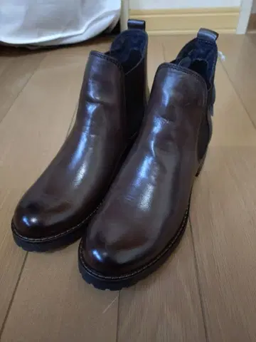 브라운 가죽 사이드 고어 부츠 중간 힐