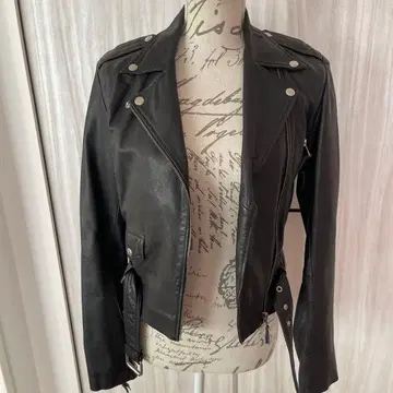 안감이 귀여운 스타일리시한 라이더 자켓