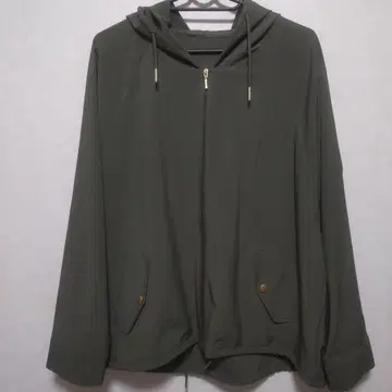 녹스 빌리지 얇은 소재 점퍼 카키 그린