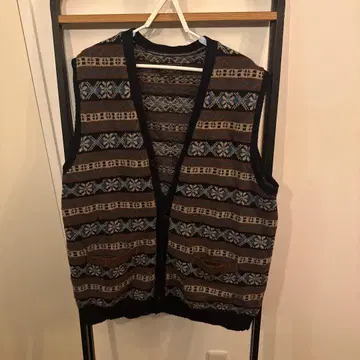 BEAMS PLUS / 인디고 페어아일 니트 베스트