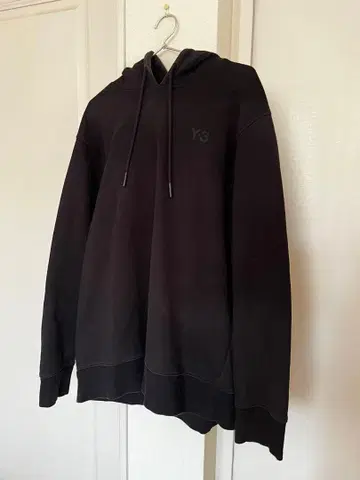 Y-3 그래픽 후드티 블랙
