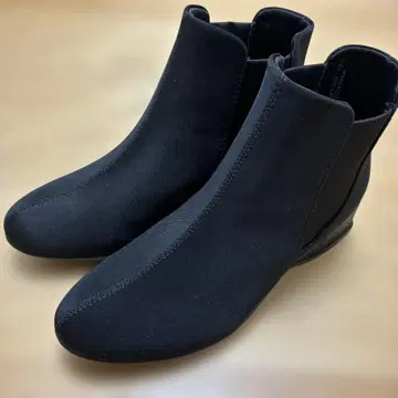 fiffit 새상품!반값!발수 사이드 코어 앵글 부츠 블랙 23cm