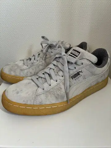 새상품급 PUMA 스웨이드 그레이 스니커즈 24cm