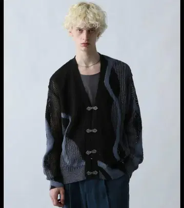 하이 컬러 라인 메탈 버튼 가디건 HARE