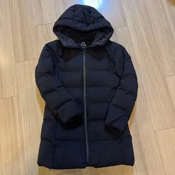 UNIQLO 심리스 다운 코트 블랙 S 사이즈 여성용