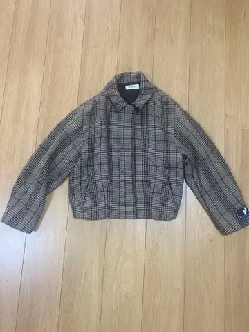 스나이델 체크 무늬 숏 기장 자켓