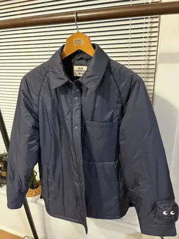 UNIQLO ANYAHINDMARCH 퍼프 테크 셔츠 자켓