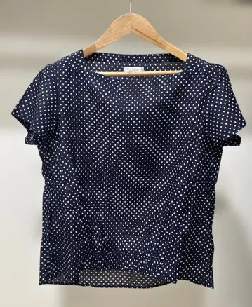 BEAUTY&YOUTH 네이비 도트 무늬 반팔 블라우스