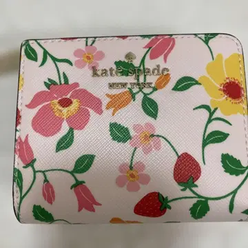 kate spade 꽃무늬 2단 접이식 지갑