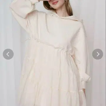 후드 부착 크림색 미니 원피스 카르나무르 핑크