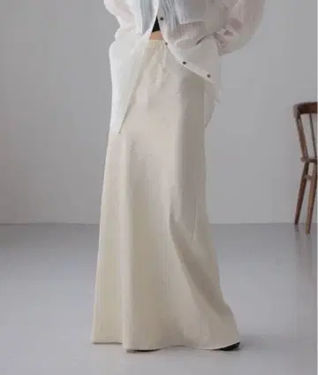 로리즈팜 스트레치 새틴 스커트