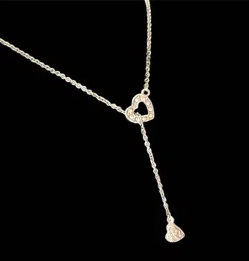 흔들리는 하트 모양 실버 목걸이