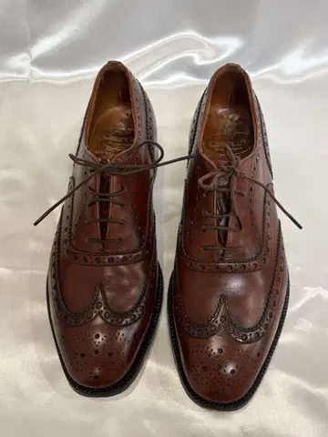 처치스 브라운 윙 팁 드레스 슈즈