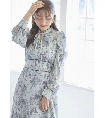 tocco closet 클래시컬 플라워 프린트 머메이드 원피스