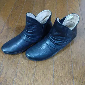 REGAL 블랙 가죽 슬립온 부티