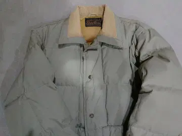 올리브 그린 다운 자켓