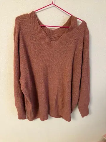 핑크 V넥 니트 스웨터