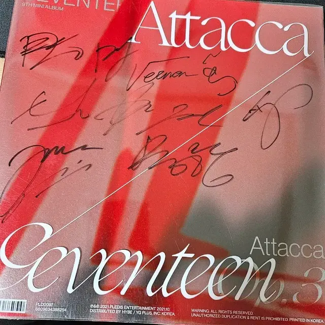 세븐틴 Attacca 앨범(*자필사인*) 팔아요^^