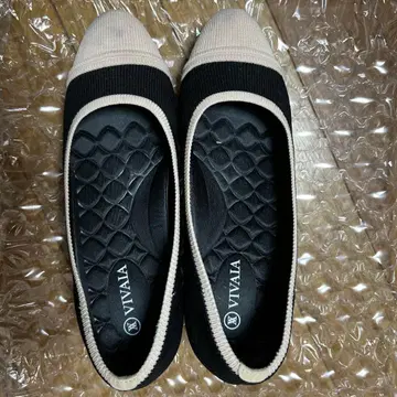 비비아 라운드토 청키힐 펌프스