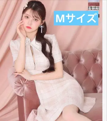 로브 드 플뢰르 M 사이즈 화이트 가격 인하 중