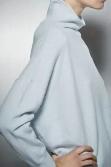 iCB 린다 보틀넥 풀오버 니트