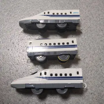 신칸센 3량 편성 화이트/블루