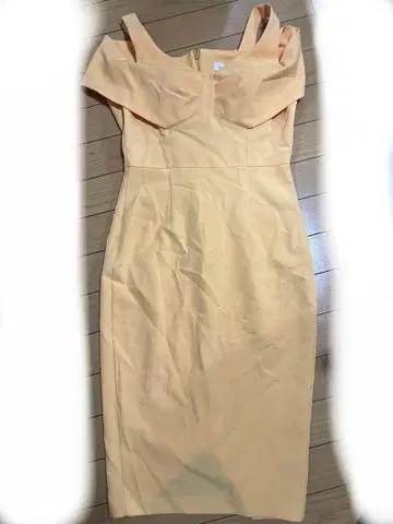 오프숄더 오렌지 타이트 드레스