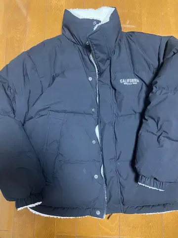 CALIFORNIA WHO A.U. 다운 자켓 블랙