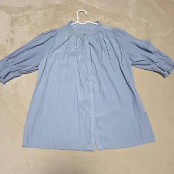 르 쿠르 블랑 라이트 블루 반소매 블라우스