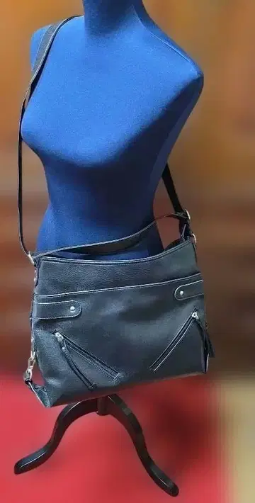 블랙 가죽 숄더백