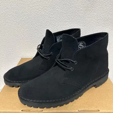 CLARKS 블랙 스웨이드 처카 부츠