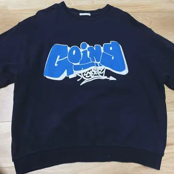 그래픽 프린트 트레이닝복