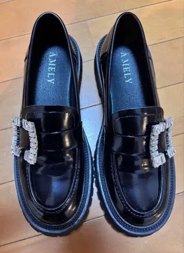 AMELY 비쥬 부착 에나멜 로퍼 블랙 39