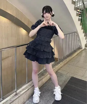 택 포함 미사용 새상품 pium 티어드 프릴 미니 원피스 블랙