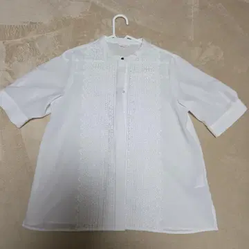 테치치 레이스 장식 화이트 반팔 셔츠