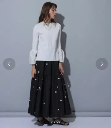 CADUNE 도트 절개 스커트