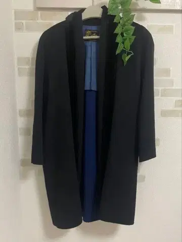 플리스 카라 부착 블랙 코트